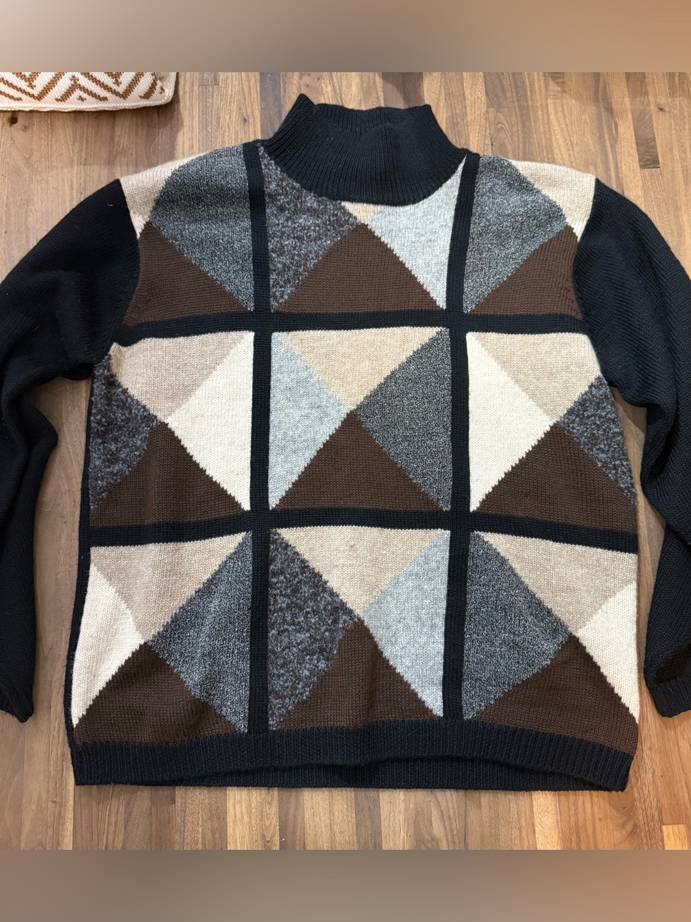 Women’s Vintage Geometric Pattern Mock Neck Sweater - Black/Brown